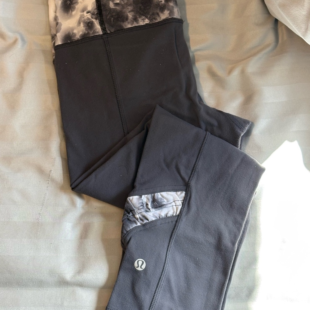 Lululemon Black and White Patterned Leggings